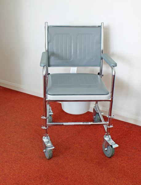 Cost of Commode Replacement in Englewood